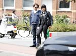 Amsterdam 28 mei 2016 
Hans Teeuwen met zijn dochter Nika Teeuwen en vriendin Eva Teeuwen in Amsterdam Zuid.