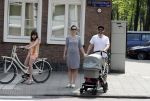 Amsterdam 28 mei 2016
Horace Cohen aan het wandelen met zijn vrouw en dochter.