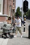 Amsterdam 28 mei 2016
Horace Cohen aan het wandelen met zijn vrouw en dochter.