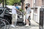 Amsterdam 28 mei 2016
Horace Cohen aan het wandelen met zijn vrouw en dochter.