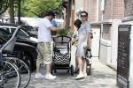 Amsterdam 28 mei 2016
Horace Cohen aan het wandelen met zijn vrouw en dochter.