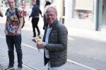Amsterdam 31 mei 2016
Jack Spijkerman eet een patatje/frietje op straat