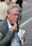 Amsterdam 31 mei 2016
Jack Spijkerman eet een patatje/frietje op straat