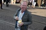 Amsterdam 31 mei 2016
Jack Spijkerman eet een patatje/frietje op straat