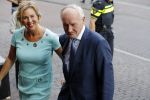 Amsterdam 4 juni 2016
Koning Willem Alexander en koningin Maxima bezoeken stadsschouwburg. Johan Remkes met partner
