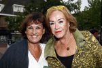 Hilversum 25 mei 2016
Feest Imca Marina vanwege 60 jarig artiesten jubileum en haar 75e verjaardag in de kei. Jose Hoebee en Viola Holt