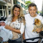 Amsterdam 24 mei 2016
Mom,s moment met meerdere bekende vrouwen die zwanger zijn of net bevallen.
Event vond plaats in hotel L'europe en werd georganiseerd door the class company. Kim Kotter met Jaap Reesema en hun zoontje