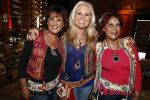 Amsterdam 26 mei 2016 
Boekpresentatie boek over ABBA in the Harbour Club . LUV ontvangt het boek uit handen van de schrijver Stany v Wymeersch