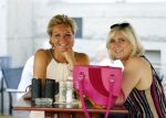 Amsterdam 5 juni 2016
Mariska v Kolck met een vriendin op terras.