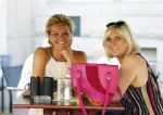 Amsterdam 5 juni 2016
Mariska v Kolck met een vriendin op terras.