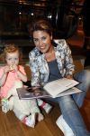 Amsterdam 29 mei 2016
Presentatie het grote knuffelboek van Nederland gemaakt door Gallyon v Vessem.
De presentatie was bij Scheltema. Mirella v Markus met dochter en vriendin
