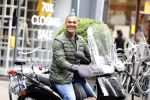 Amsterdam 3 juni 2016
Ruud Gullit op de scooter in Amsterdam zuid