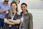 Zandvoort 4 juni 2016
Jumbo familie racedagen op Zandvoort met oa Max Verstappen en zijn Red Bull race auto. Sophie marie Kumpen en dochter Victoria Verstappen