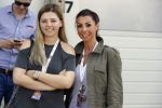 Zandvoort 4 juni 2016
Jumbo familie racedagen op Zandvoort met oa Max Verstappen en zijn Red Bull race auto. Sophie marie Kumpen en dochter Victoria Verstappen