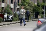 Amsterdam 23 mei 2016
Thijs Romer verlaat zijn huis om vervolgens met Katja haar auto weg te rijden.