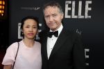 Amsterdam 31 mei 2016
Premiere nieuwste film van Paul Verhoeven Elle in Tuschinski. Thom Hoffman met zijn vrouw