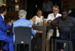 Amsterdam 4 juni 2016 
Ursul de Geer met vriendin op terras bij hotel Americain.
