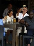 Amsterdam 4 juni 2016 
Ursul de Geer met vriendin op terras bij hotel Americain.