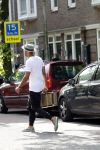Amsterdam 2 juni 2017
Alain Clark gaat in zijn oldtimer BMW naar de school van zijn zoon waar een voorstelling wordt gegeven.