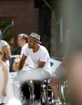 Amsterdam 2 juni 2017
Alain Clark gaat in zijn oldtimer BMW naar de school van zijn zoon waar een voorstelling wordt gegeven.