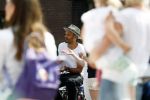 Amsterdam 2 juni 2017
Alain Clark gaat in zijn oldtimer BMW naar de school van zijn zoon waar een voorstelling wordt gegeven.
