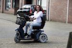 Breda 11 mei 2017
Andrea van der Kaap de weduwe van Sugar Lee Hooper op haar scootmobiel