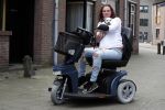 Breda 11 mei 2017
Andrea van der Kaap de weduwe van Sugar Lee Hooper op haar scootmobiel