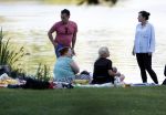 Amsterdam Amsterdamse Bos 17 juni 2017
Vincent Croiset met zijn zoons , zijn vriendin Tina de Bruin en hun baby Teddy , Annemarie Jung en Eva v d Gught met man en dochter