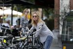 Amsterdam 21 juni 2017 
Annemieke Verdoorn met een vriendin in Amsterdam zuid