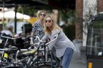 Amsterdam 21 juni 2017 
Annemieke Verdoorn met een vriendin in Amsterdam zuid