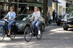 Amsterdam 21 juni 2017 
Annemieke Verdoorn met een vriendin in Amsterdam zuid