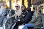 Amsterdam 16 juni 2017
Astrid Joosten achter op de vespa scooter bij Maik de Boer