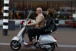 Amsterdam 16 juni 2017
Astrid Joosten achter op de vespa scooter bij Maik de Boer