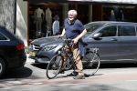 Amsterdam 28 mei 2017
Barrie Stevens op de fiets in amsterdam zuid