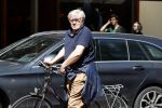 Amsterdam 28 mei 2017
Barrie Stevens op de fiets in amsterdam zuid