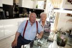 Vlaardingen 9 juni 2017
Bas v Toor en zijn vrouw in hun huis