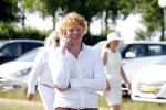 Haarzuilens 21 juni 2017
Haringparty bij kasteel de Haar.  Ben Woldring bellend op parkeerplaats