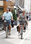Amsterdam 29 mei 2017
Bertus Holkema  met zijn vrouw Jacqueline op de pc hooftstraat