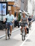 Amsterdam 29 mei 2017
Bertus Holkema  met zijn vrouw Jacqueline op de pc hooftstraat