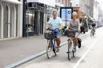 Amsterdam 29 mei 2017
Bertus Holkema  met zijn vrouw Jacqueline op de pc hooftstraat
