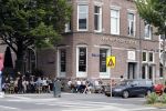 Amsterdam 2 juni 2017
Blushing Amsterdam tegen over van gogh museum. De zaak is van Gordon