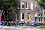Amsterdam 2 juni 2017
Blushing Amsterdam tegen over van gogh museum. De zaak is van Gordon