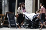 Amsterdam 15 juni 2017 
Carice v Houten en Eva v d Gucht op terras