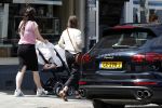 Amsterdam 15 juni 2017 
Carice v Houten en Eva v d Gucht op terras
