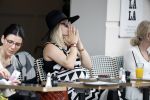 Amsterdam 15 juni 2017  
John Karthaus en zijn zwangere vrouw Carolien Spoor op terras