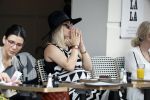 Amsterdam 15 juni 2017  
John Karthaus en zijn zwangere vrouw Carolien Spoor op terras