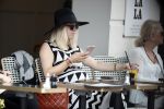 Amsterdam 15 juni 2017  
John Karthaus en zijn zwangere vrouw Carolien Spoor op terras