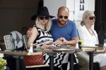 Amsterdam 15 juni 2017  
John Karthaus en zijn zwangere vrouw Carolien Spoor op terras
