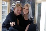 Amsterdam 16 mei 2017 
Free a Girl . lock me up met Thomas Berge Cassidy Roeks Hannelore Zwitserlood Niels Geusebroek en Marieke t Hart. Ze zitten opgesloten op het hoofdkantoor van de telegraaf.