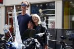 Amsterdam 3 juni 2017
Chantal janzen met kennis / vriend Tijs Hartman op de pc hooftstraat